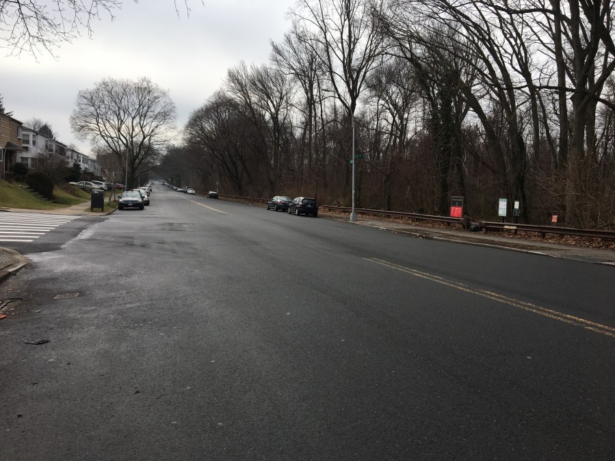 bike-path-to-cunningham-park-mb-trailhead